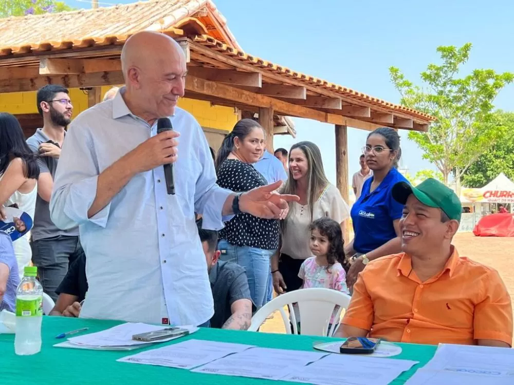 Cacoal: Senador Confúcio Moura anuncia R$ 2,5 milhões para a reforma do Feirão do Produtor 