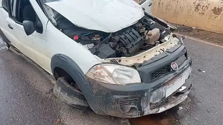 Acidente com capotamento na BR-364 deixa motorista gravemente ferido em Porto Velho