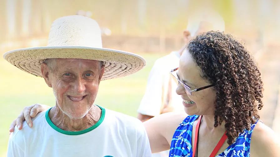 Campanha “Adote um Idoso” Leva Alegria de Natal a Idosos em Cacoal